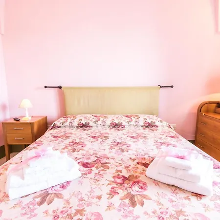 Porta Paradiso B&B 우겐토