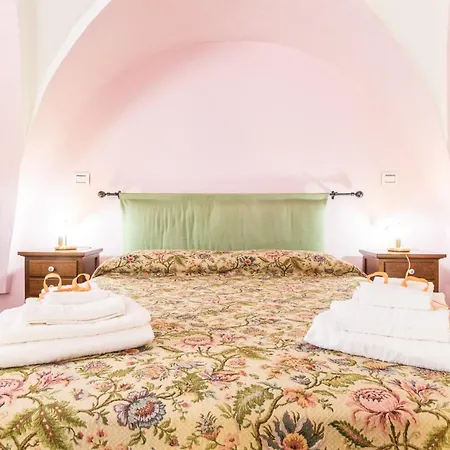 Porta Paradiso B&B 우겐토