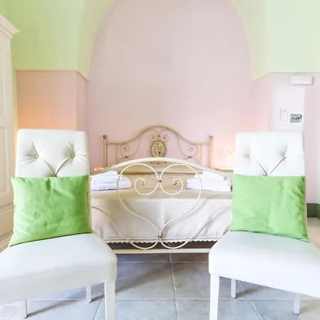 Porta Paradiso Bed & Breakfast *