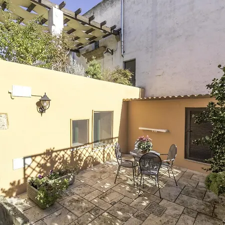 Porta Paradiso Bed & Breakfast *