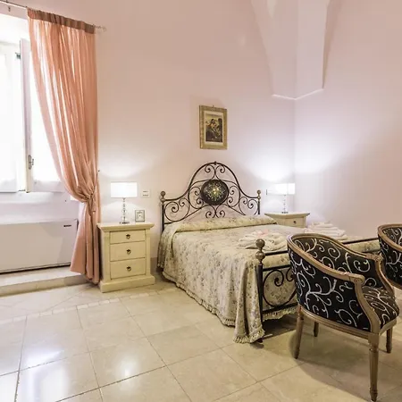 Porta Paradiso Bed & Breakfast *